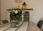 Tisch und Vitrine