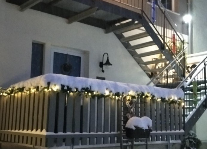 Haus im Wintermantel